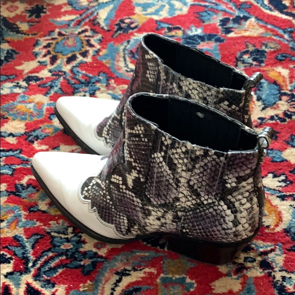 Sam Edelman western booties.